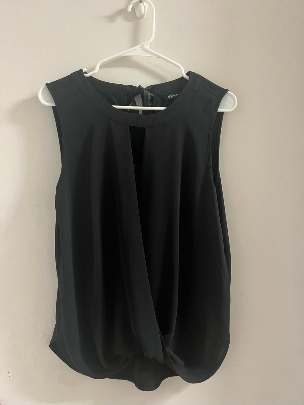 41 Hawthorn Petite Medium Black Sleeveless Draped Front Blouse